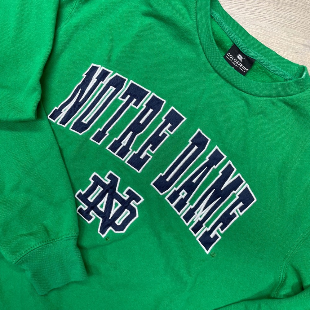 Colosseum Notre Dame Sweatshirt Mens Small Green Crewneck Fleece Graphic Logo
